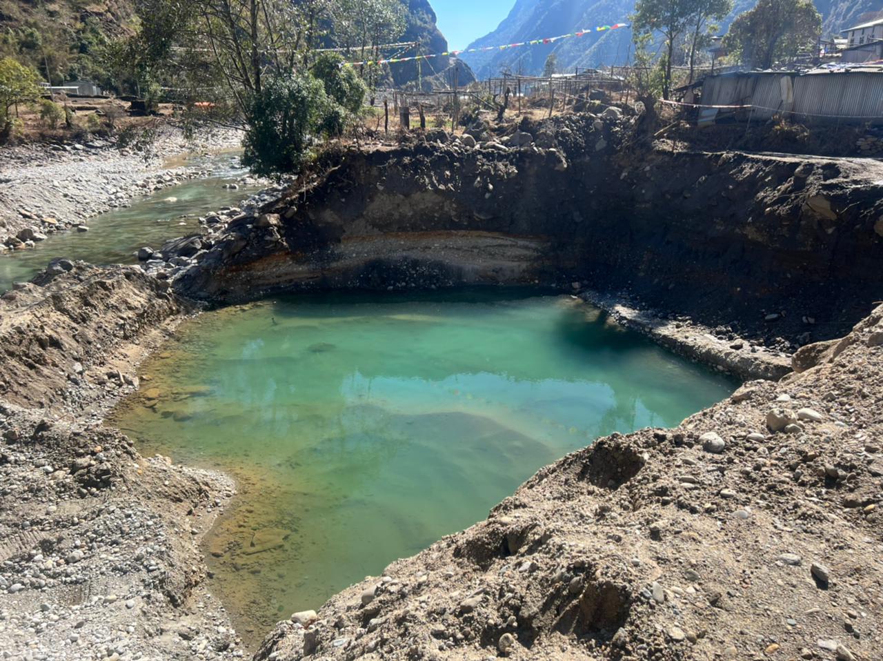 लामाबगर पुलको जग निर्माण ।